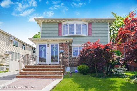 Photo of 449 Livermore Avenue, Staten Island, NY 10314 (MLS # 2402720)