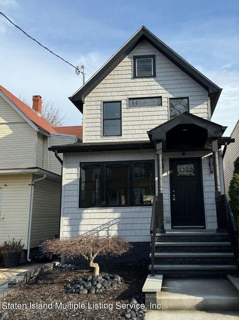 Photo of 15 Eunice Place, Staten Island, NY 10303 (MLS # 2400757)