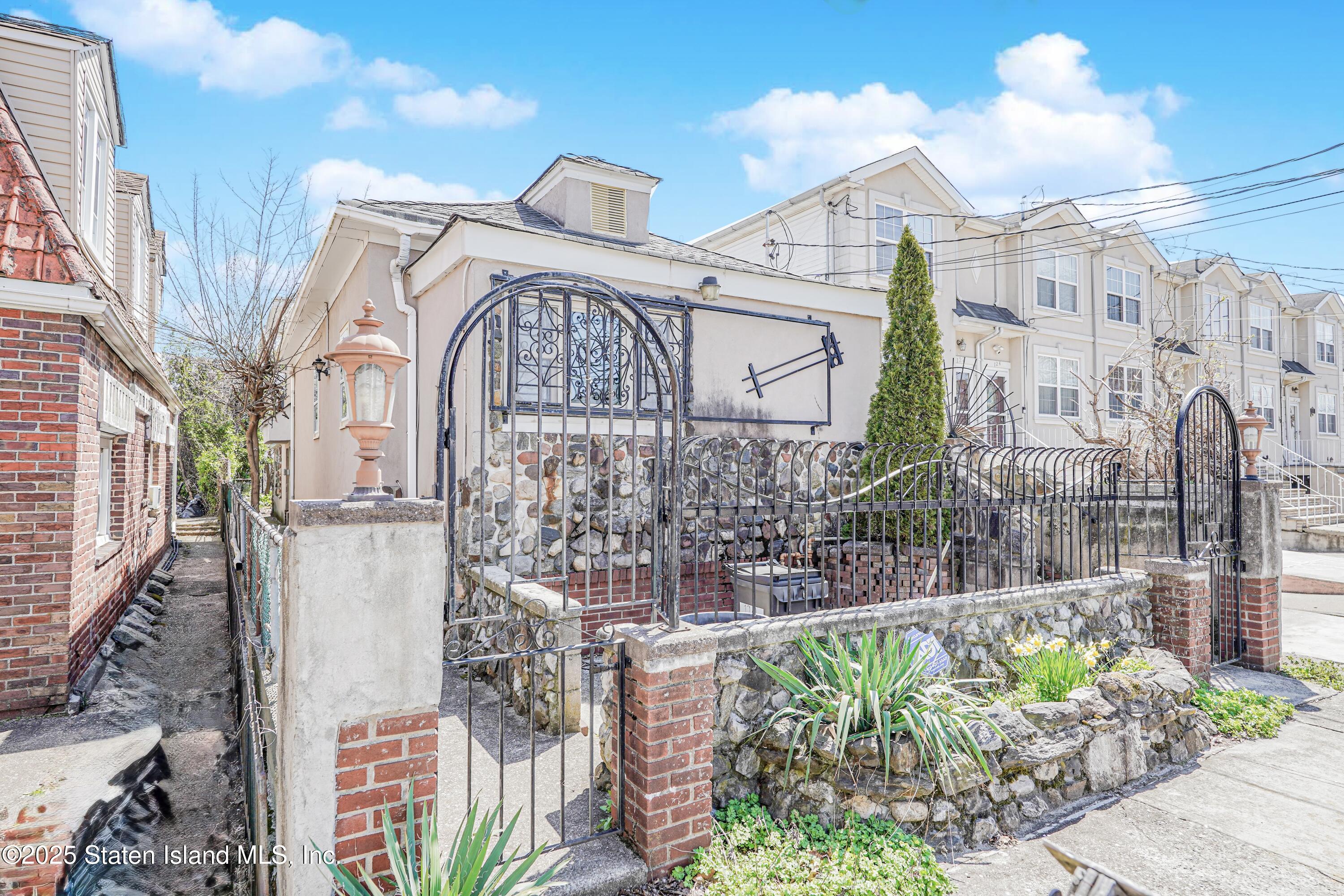 120 Winham Avenue, Staten Island, New York image 3
