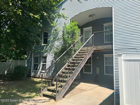 Photo of 38 Pond Way Way #A, Staten Island, NY 10303 (MLS # 2503969)