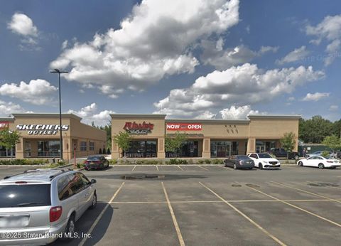 Photo of 185 Bricktown Way Way #B, Staten Island, NY 10308 (MLS # 2500768)