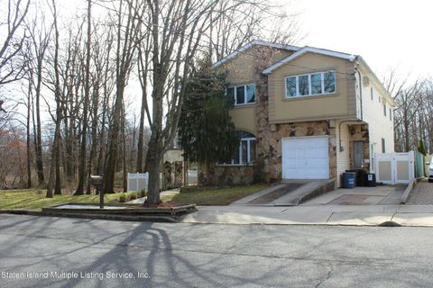 Photo of 166 Mcbaine Avenue, Staten Island, NY 10309 (MLS # 2501100)