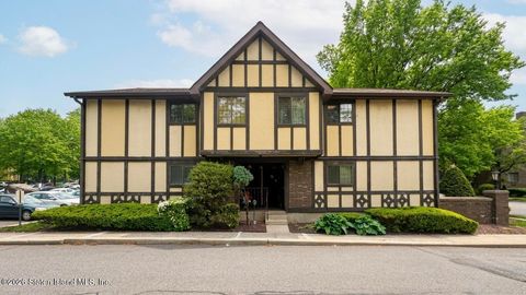 Photo of 12 Elmwood Park Drive #A, Staten Island, NY 10314 (MLS # 2602643)