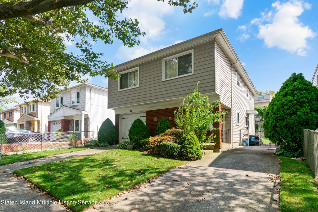 Photo of 32 Monroe Place, Staten Island, NY 10314 (MLS # 1163493)