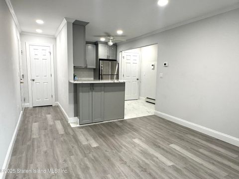 Photo of 170 Devon Loop #2, Staten Island, NY 10314 (MLS # 2502968)