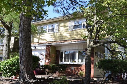 Photo of 17 Monroe Place, Staten Island, NY 10314 (MLS # 1158369)