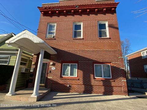 Photo of 27 Wadsworth Avenue, Staten Island, NY 10305 (MLS # 1159462)