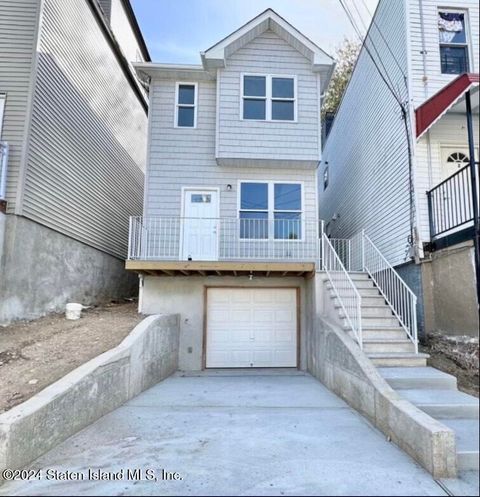 Photo of 140 Hendricks Avenue, Staten Island, NY 10301 (MLS # 2405647)