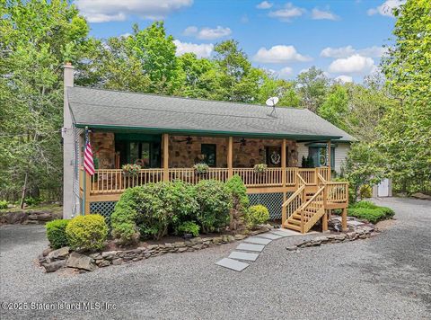 Photo of 134 Split Rock Road, Delaware, PA 18328 (MLS # 2505732)