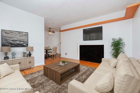 Photo of 565 Castleton Avenue #2a, Staten Island, NY 10301 (MLS # 2405475)