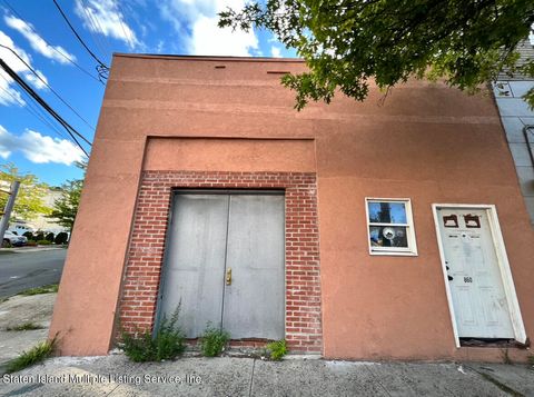 Photo of 860 Bay Street, Staten Island, NY 10304 (MLS # 1163546)
