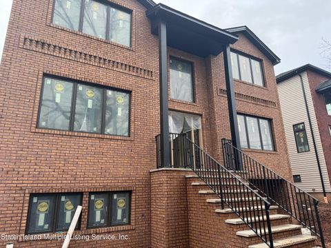 Photo of 8 Tacoma Street, Staten Island, NY 10304 (MLS # 2401228)