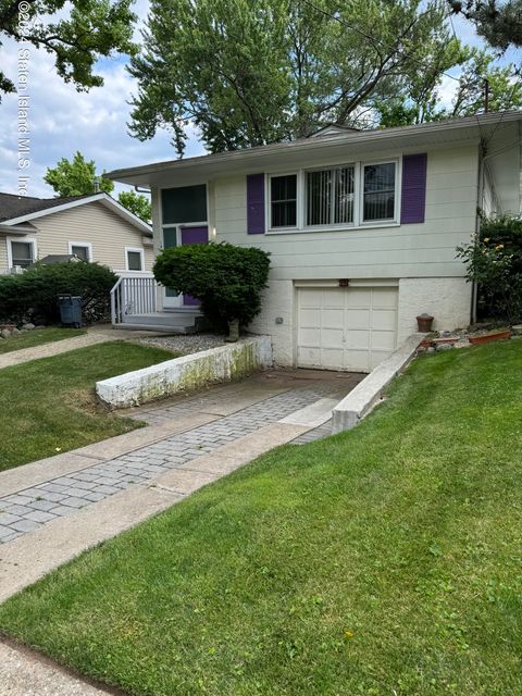 Photo of 18 Pine Terrace, Staten Island, NY 10312 (MLS # 2403363)