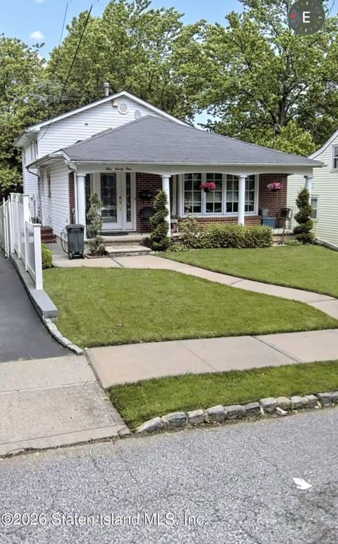 Photo of 191 Lindenwood Road, Staten Island, NY 10308 (MLS # 2602361)