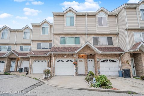 Photo of 98 Church Avenue, Staten Island, NY 10314 (MLS # 2600236)