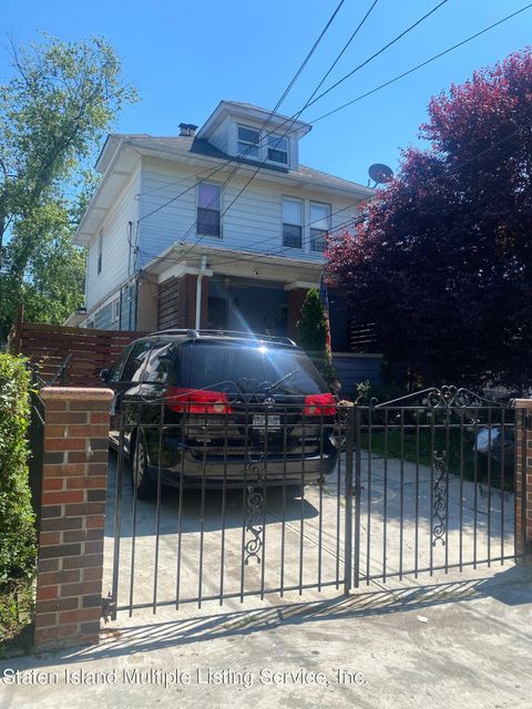 Photo of 114 Cassidy Place, Staten Island, NY 10301 (MLS # 1155370)