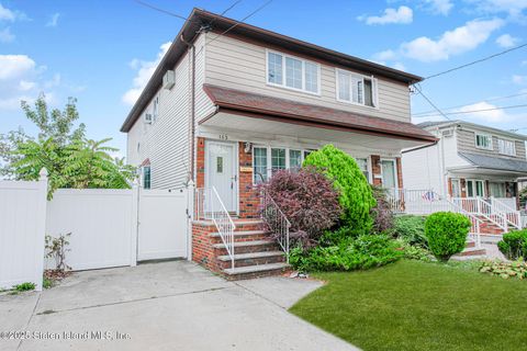 Photo of 163 Keagans Lane, Staten Island, NY 10308 (MLS # 2505525)