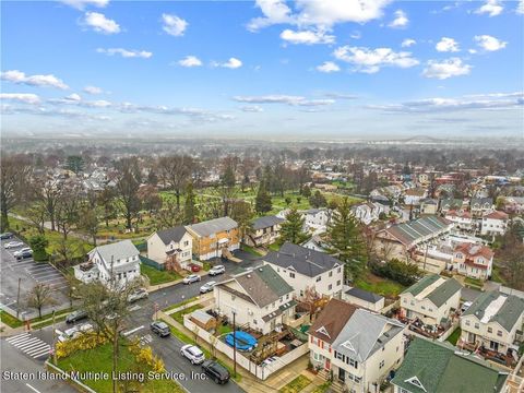 Photo of 113 Gower Street, Staten Island, NY 10314 (MLS # 2401948)