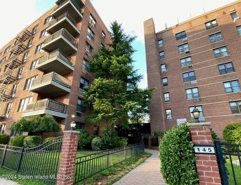 Photo of 145 Lincoln Avenue #1v, Staten Island, NY 10306 (MLS # 2500031)