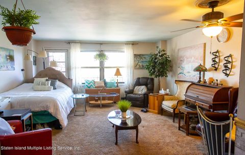 Photo of 1000 Clove Road #6k, Staten Island, NY 10301 (MLS # 2400622)