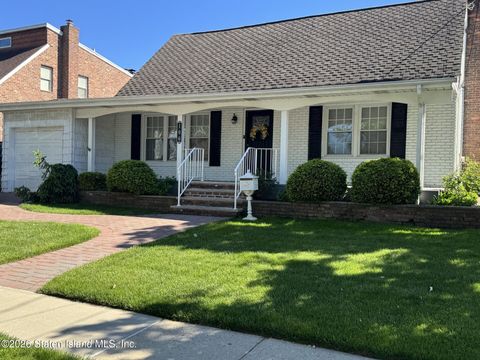 Photo of 106 Lander Avenue, Staten Island, NY 10314 (MLS # 2602651)