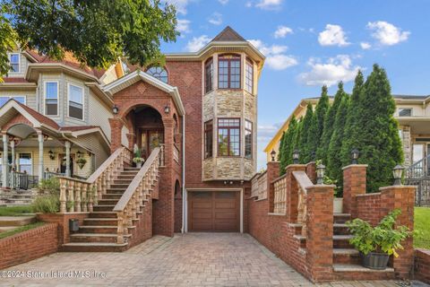 Photo of 316 Liberty Avenue #B, Staten Island, NY 10305 (MLS # 2404989)