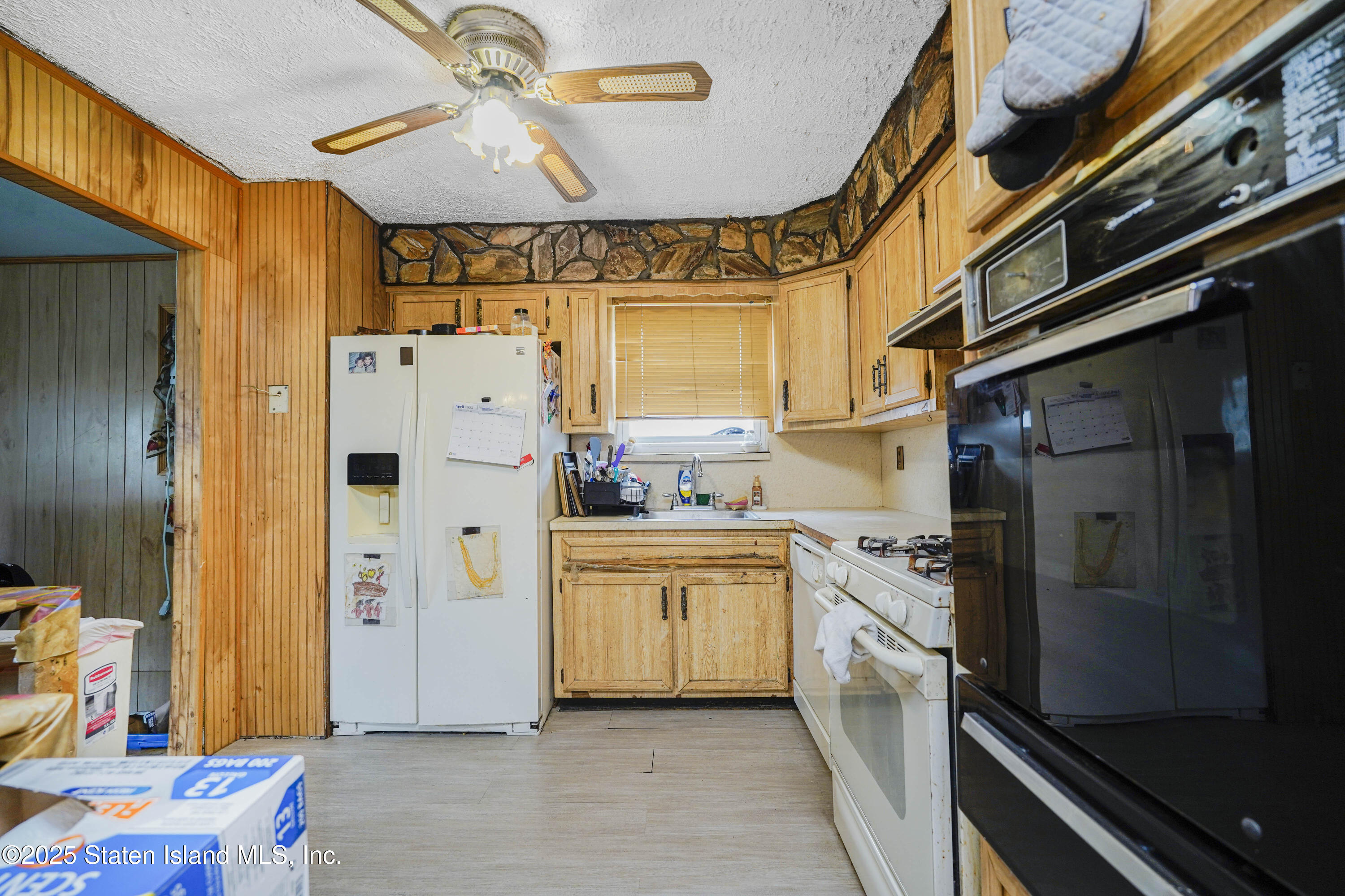 61 E Figurea Avenue, Staten Island, New York image 7