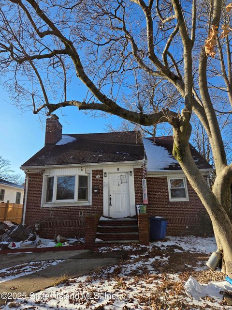 Photo of 9 David Street, Staten Island, NY 10308 (MLS # 2500938)