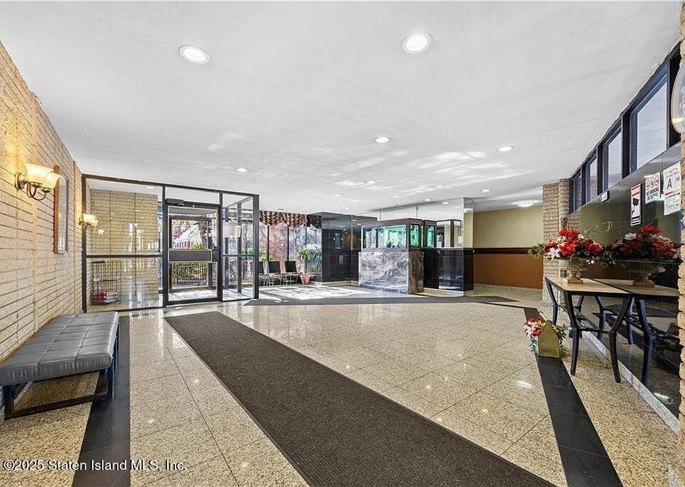 145 Lincoln Avenue #2H, Staten Island, New York image 2