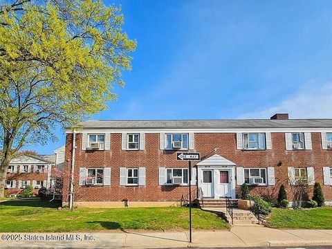 Photo of 22708 Hillside Avenue, Queens, NY 11427 (MLS # 2507181)