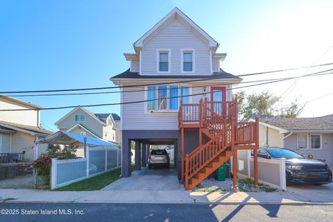 Photo of 58 Center Place, Staten Island, NY 10306 (MLS # 2505158)