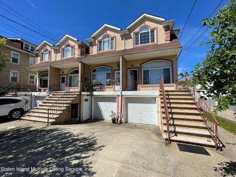 Photo of 28 Andrews Street, Staten Island, NY 10305 (MLS # 2400315)