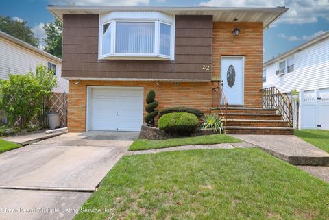 Photo of 22 Deserre Avenue, Staten Island, NY 10312 (MLS # 1163206)