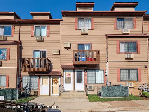 Photo of 73 Gardenia Lane #A, Staten Island, NY 10314 (MLS # 1158394)
