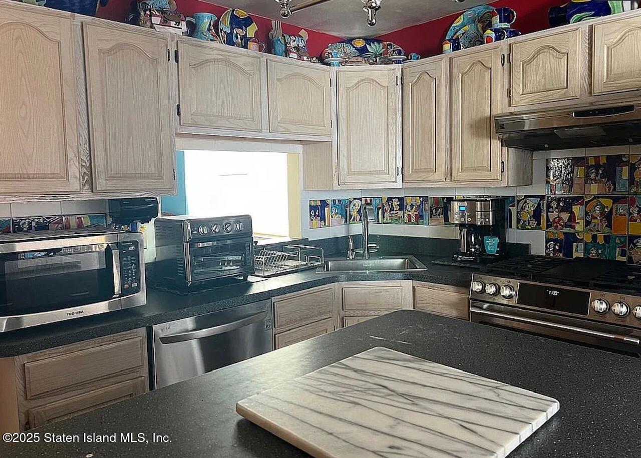 2054 Richmond Avenue, Staten Island, New York image 43