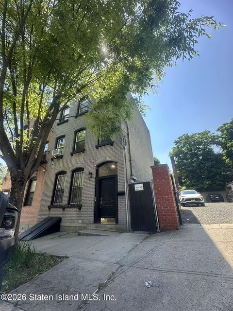 Photo of 74 Montgomery Avenue, Staten Island, NY 10301 (MLS # 2602844)