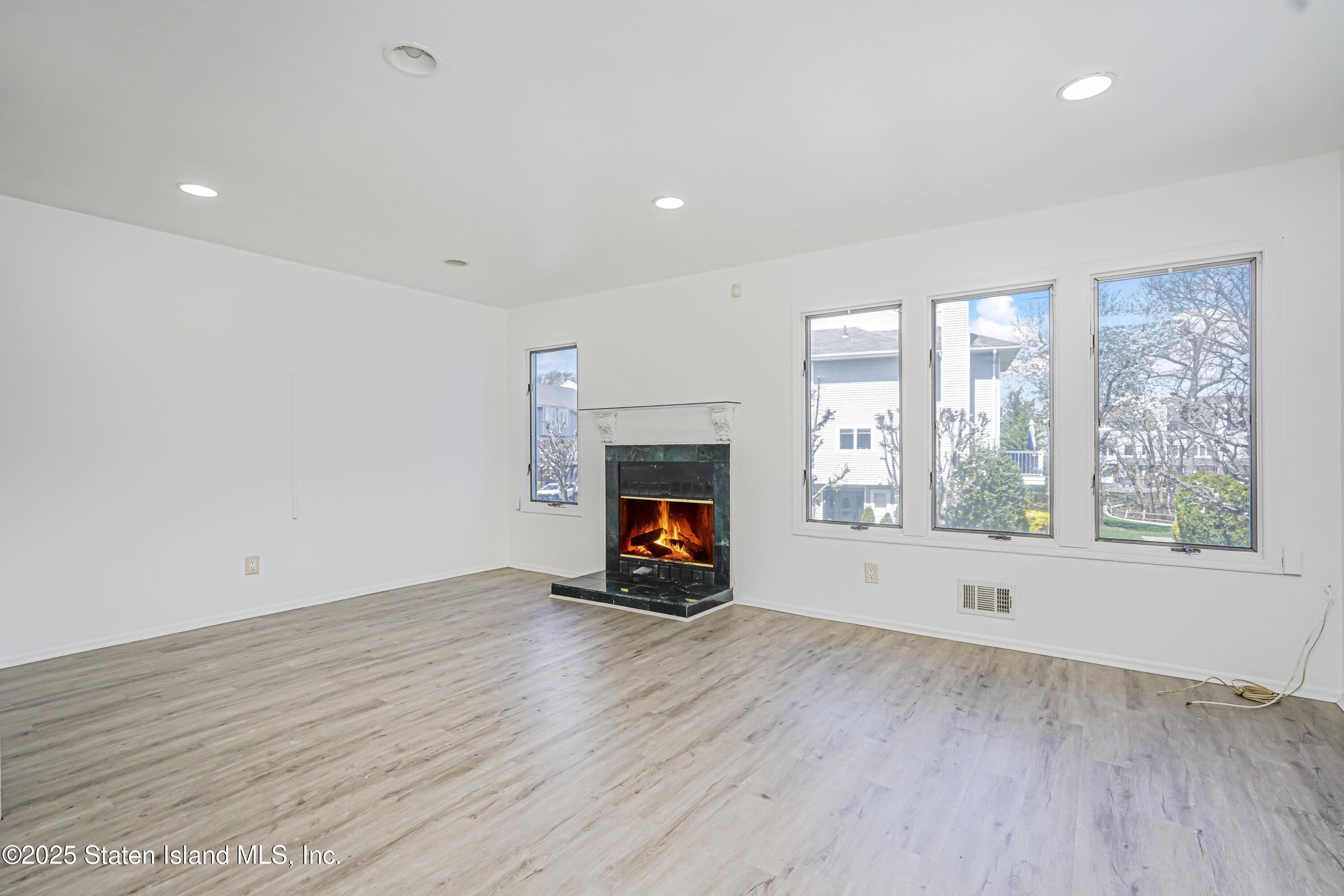 140 Commodore Drive, Staten Island, New York image 16