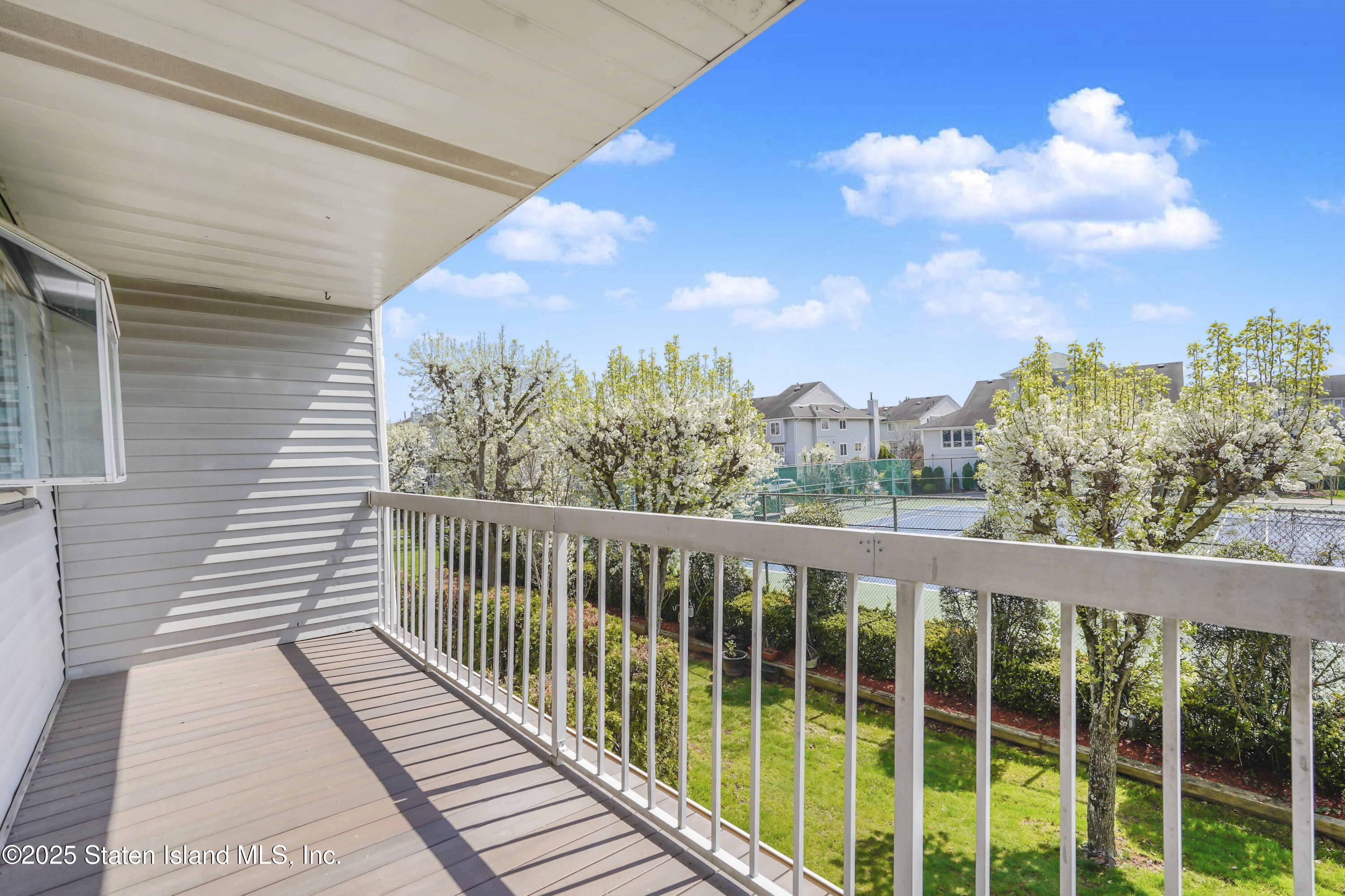 140 Commodore Drive, Staten Island, New York image 20