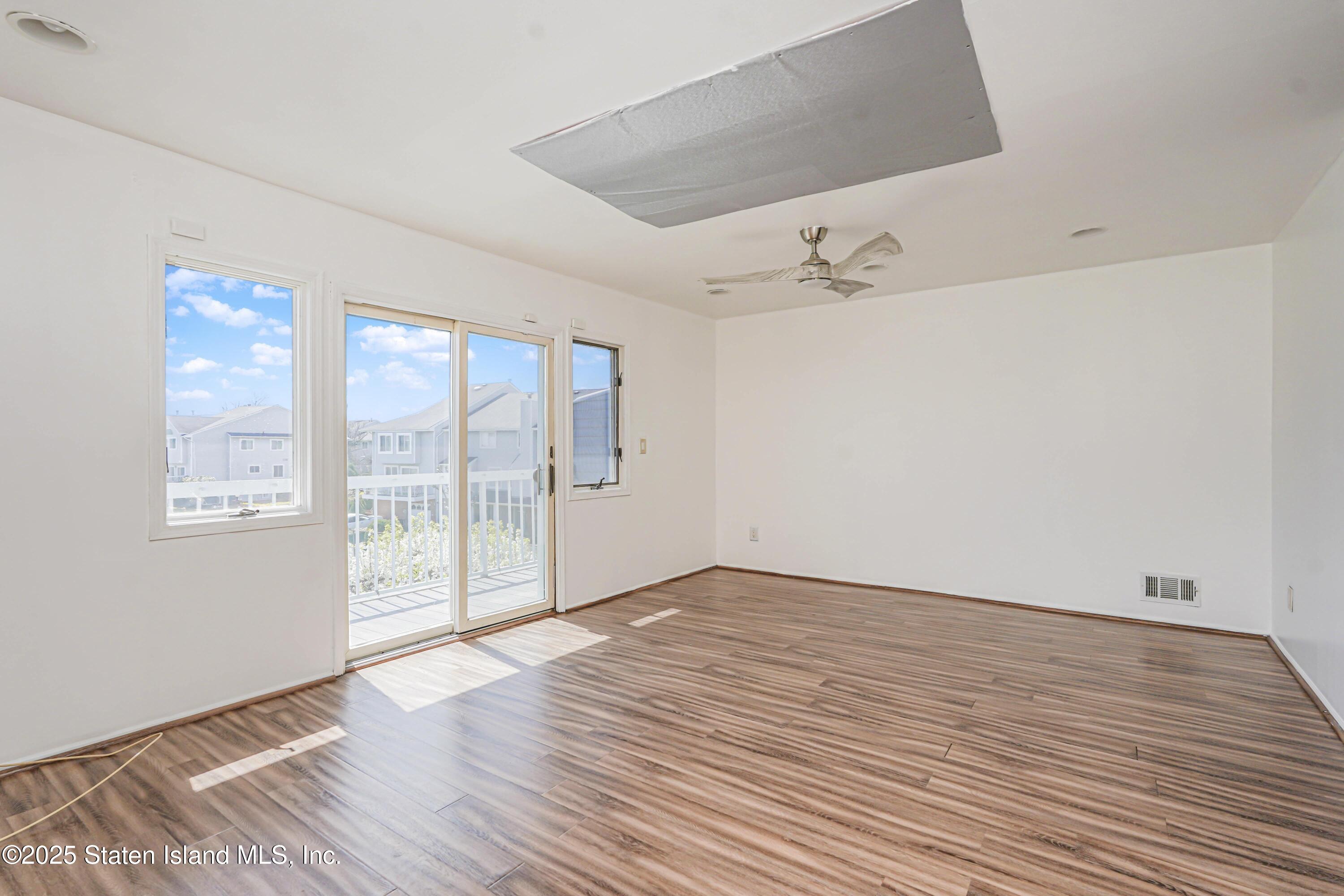 140 Commodore Drive, Staten Island, New York image 34