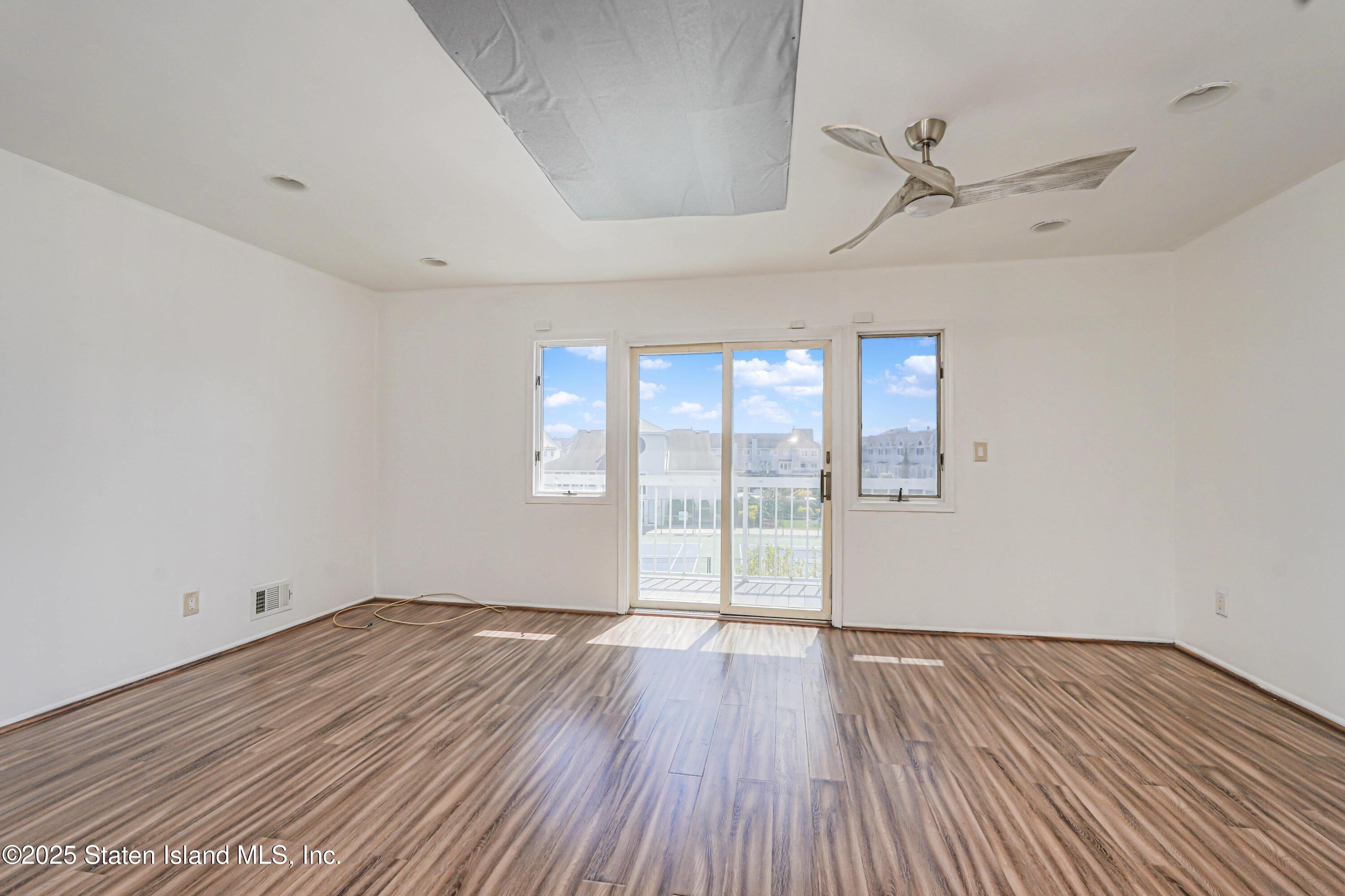 140 Commodore Drive, Staten Island, New York image 32