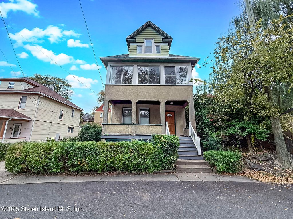 Photo of 47 Kirby Court, Staten Island, NY 10301 (MLS # 2506357)