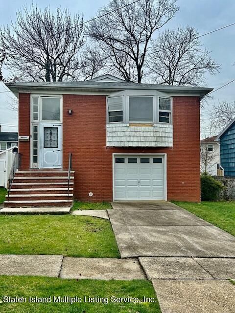 Photo of 72 Brookfield Avenue, Staten Island, NY 10308 (MLS # 2401730)