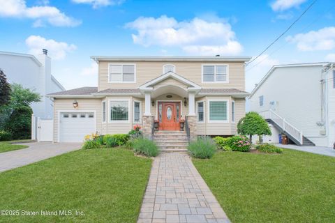 Photo of 153 Carteret Street, Staten Island, NY 10307 (MLS # 2504933)