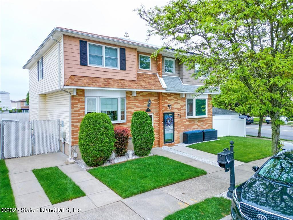 43 Winchester Avenue, Staten Island, New York image 2