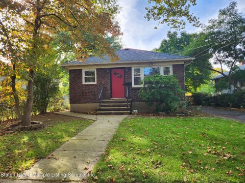 Photo of 108 Tysen Street, Staten Island, NY 10301 (MLS # 1159632)