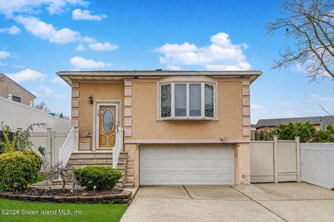 Photo of 15 Bovanizer Street, Staten Island, NY 10312 (MLS # 2601793)