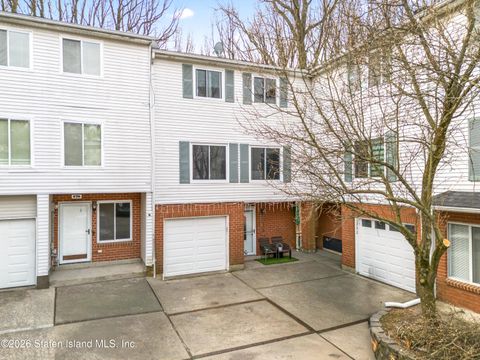 Photo of 278 Ilyssa Way, Staten Island, NY 10312 (MLS # 2601375)