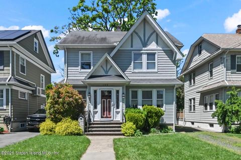 Photo of 128 Crystal Avenue, Staten Island, NY 10302 (MLS # 2602672)