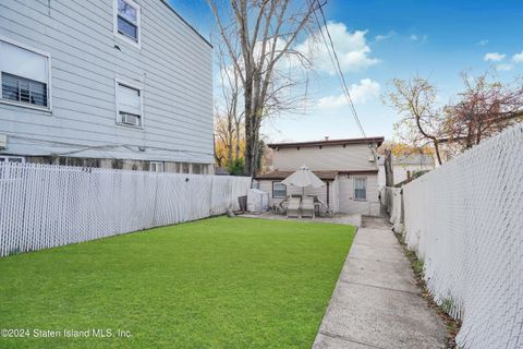 Photo of 37 Stanley Avenue, Staten Island, NY 10301 (MLS # 2406602)