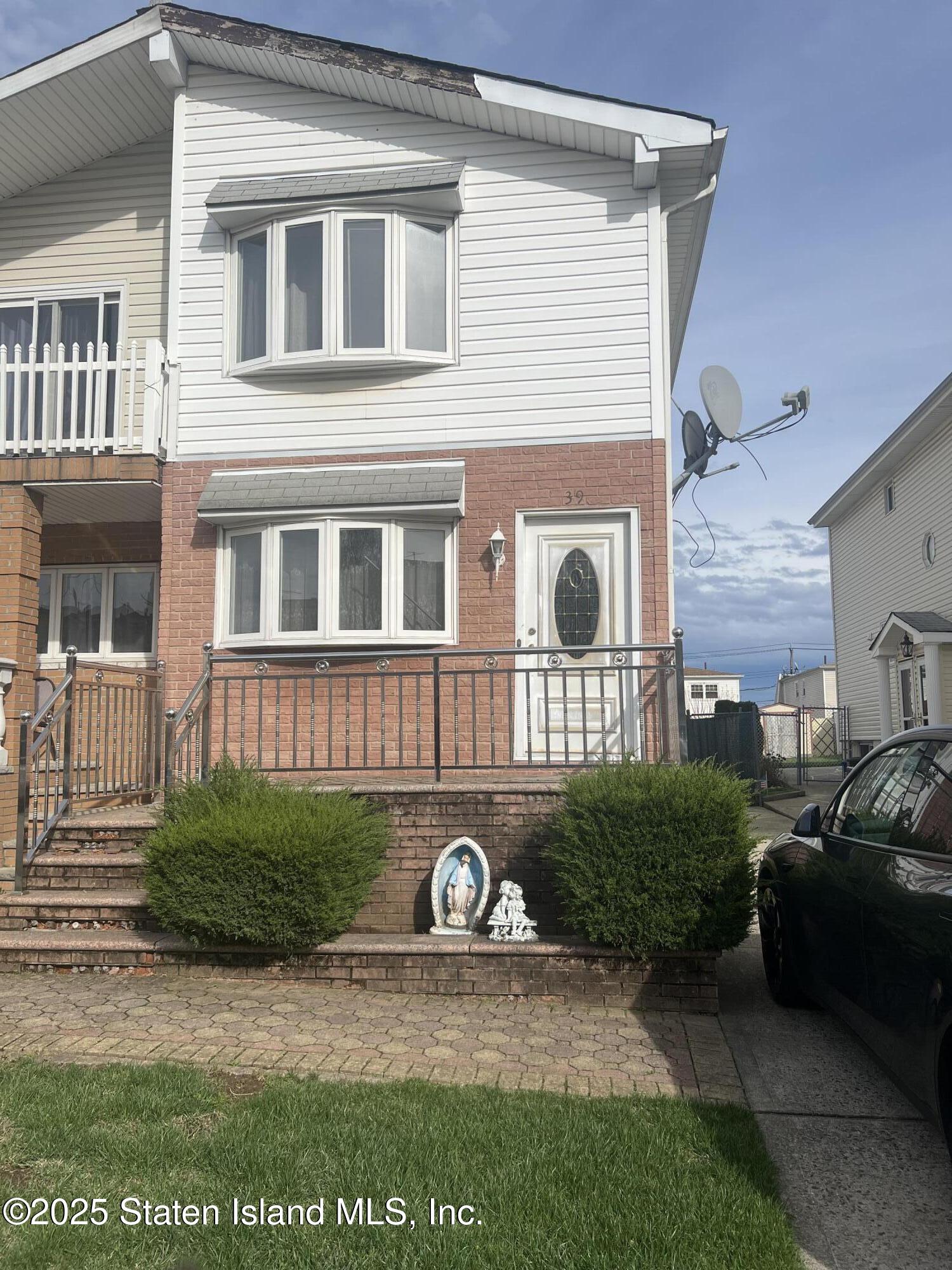 39 Longdale Street, Staten Island, New York image 1